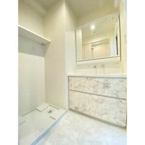 Room image 16