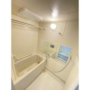 Room image 8