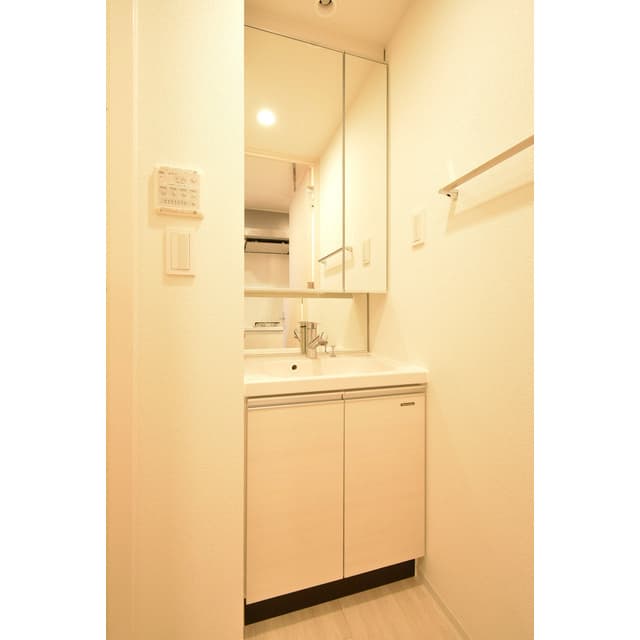 Room image 13