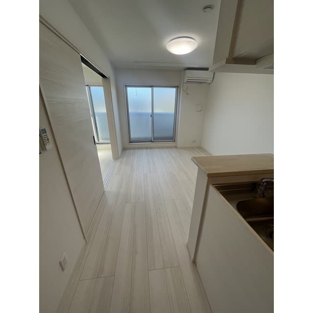 Room image 15