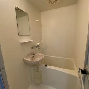 Room image 11