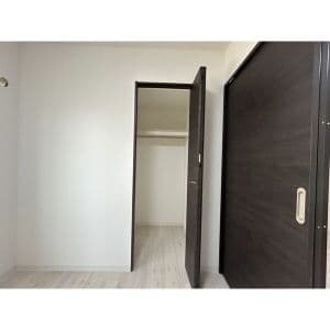 Room image 14