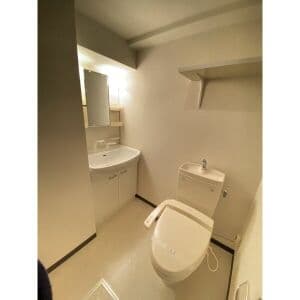 Room image 15