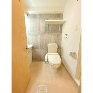 Room image 15