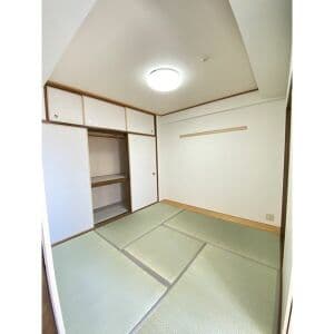 Room image 15