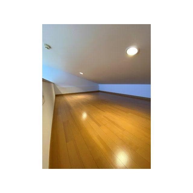 Room image 13