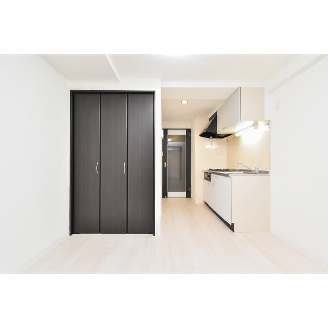 Room image 15