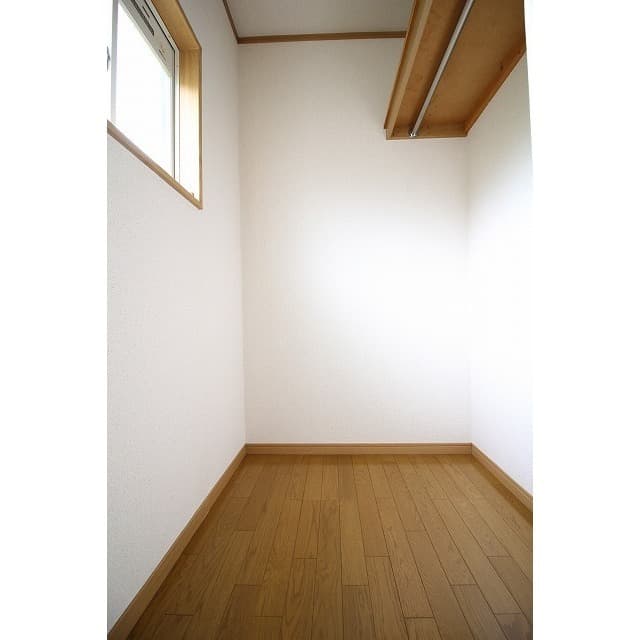 Room image 14