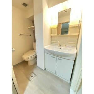 Room image 15