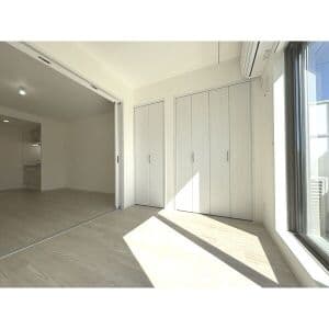 Room image 8