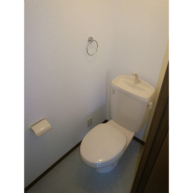 Room image 11