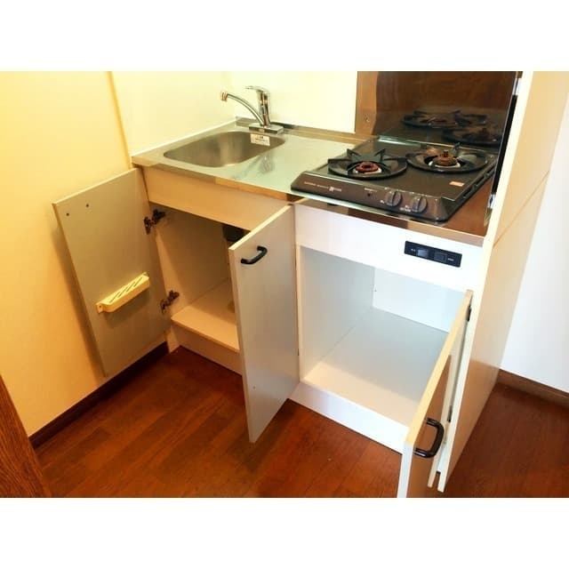 Room image 8