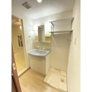 Room image 13