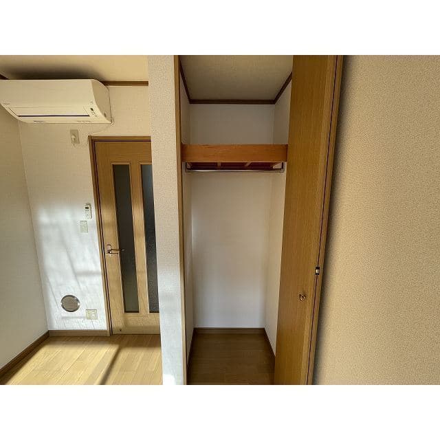 Room image 15