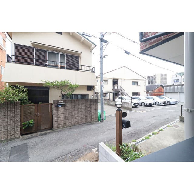 Room image 12