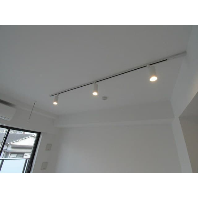 Room image 13