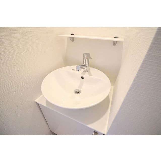 Room image 12