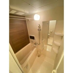 Room image 8
