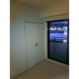 Room image 15