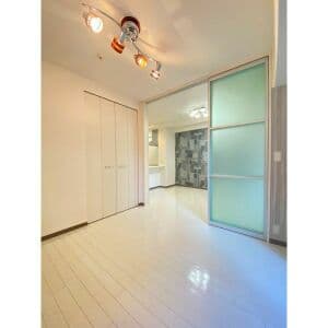 Room image 12