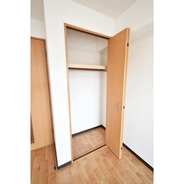 Room image 16