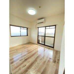 Room image 14