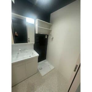 Room image 16