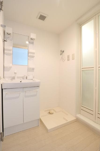 Room image 16