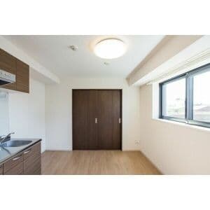 Room image 9