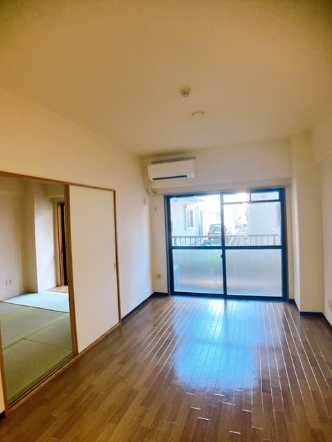 Room image 16