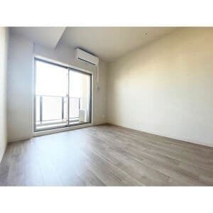 Room image 12