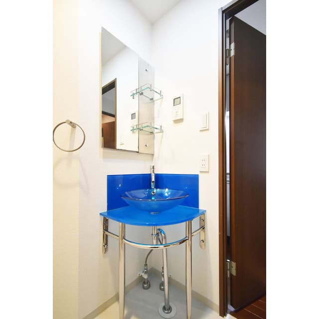 Room image 13