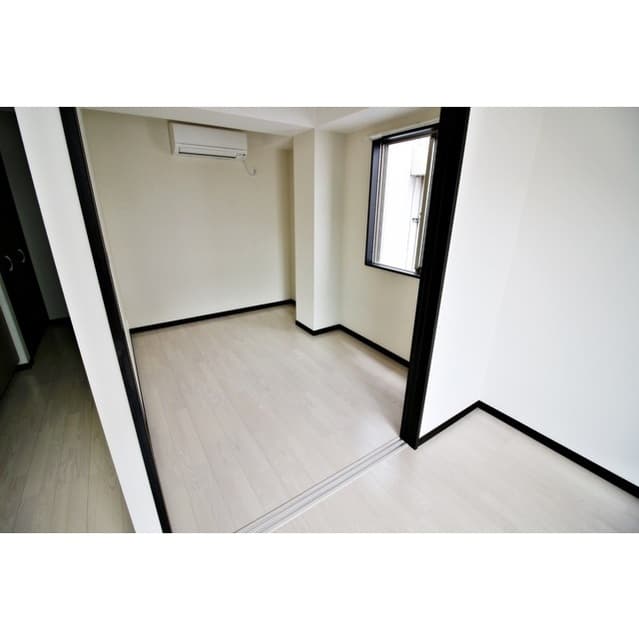 Room image 14