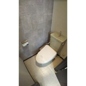 Room image 8