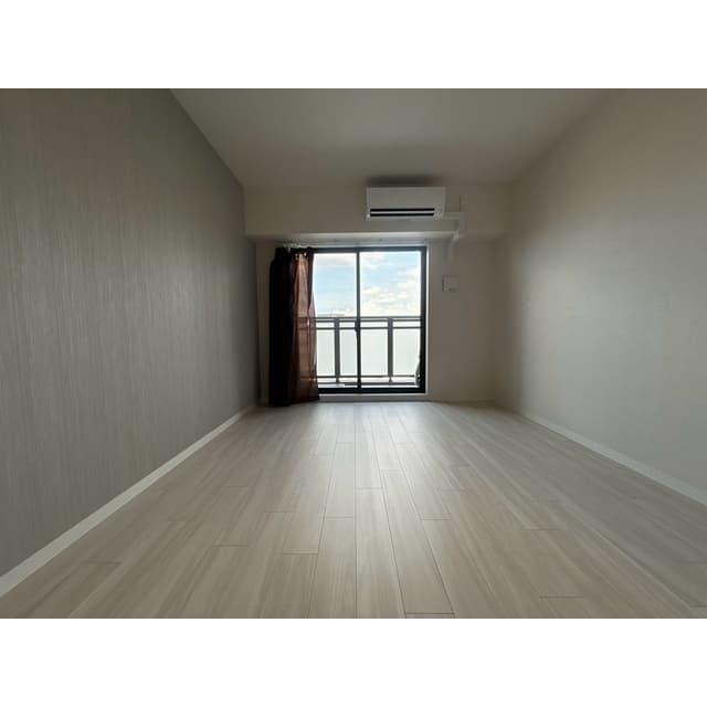 Room image 15