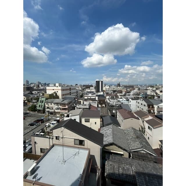 Room image 11