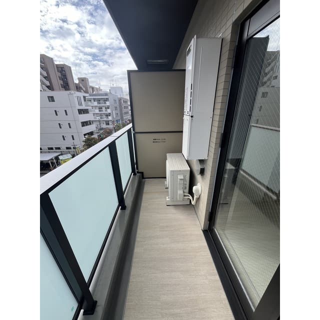 Room image 11