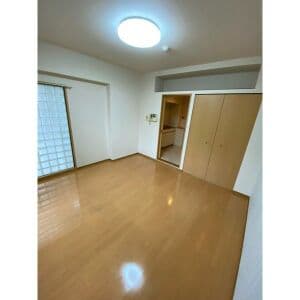 Room image 15
