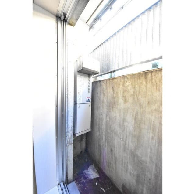 Room image 16