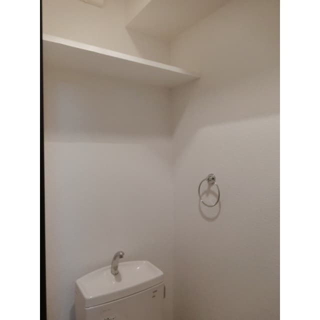 Room image 16
