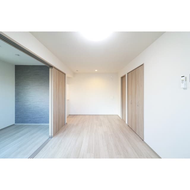 Room image 16