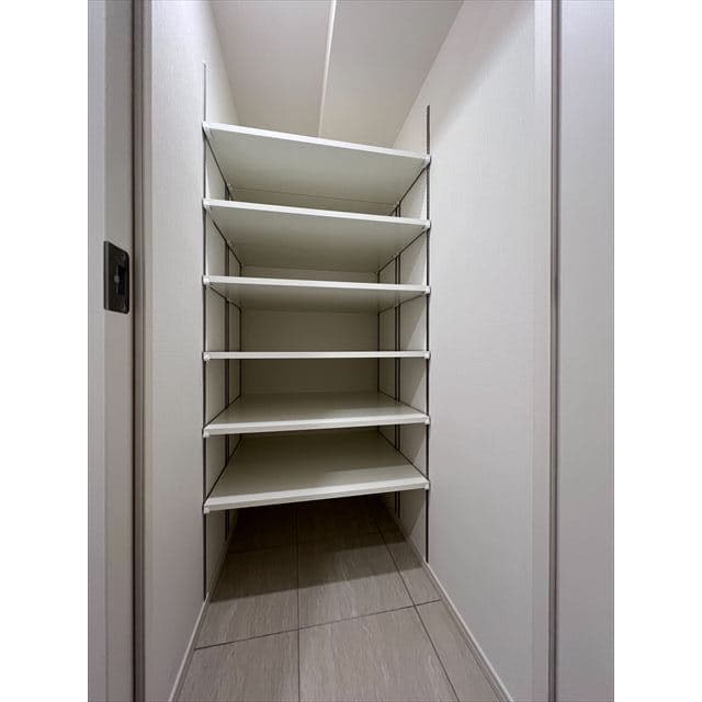 Room image 12