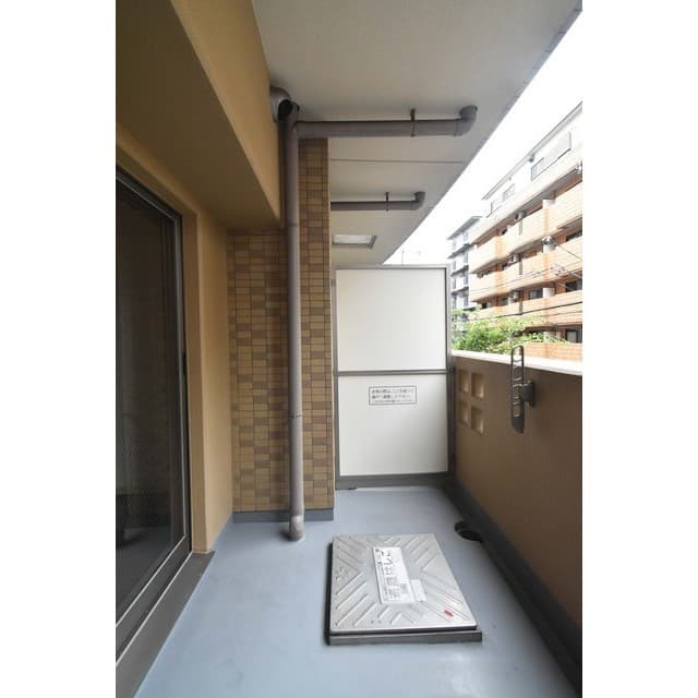 Room image 16