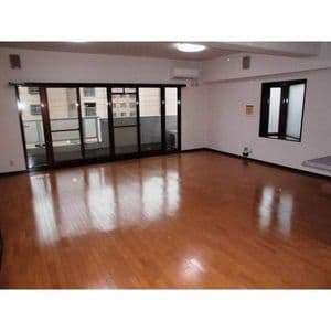 Room image 10
