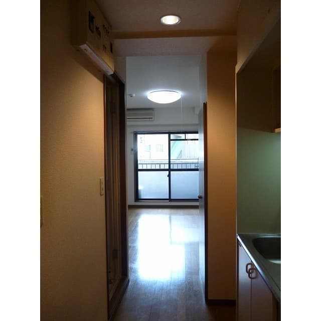Room image 11