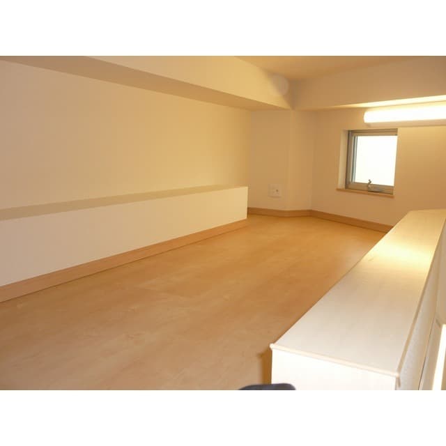 Room image 16