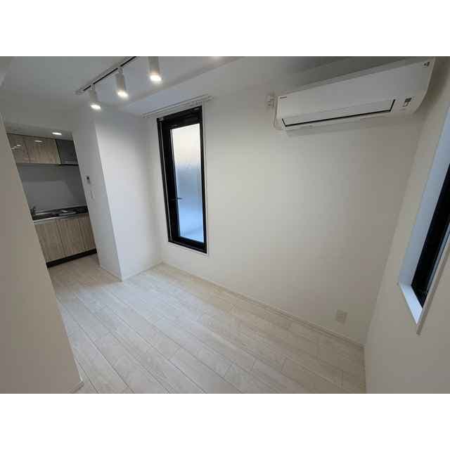 Room image 15