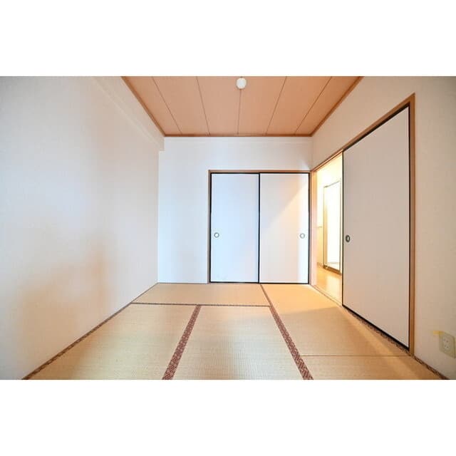 Room image 14