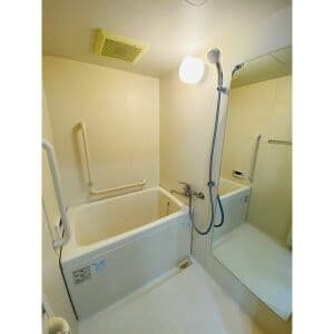 Room image 8