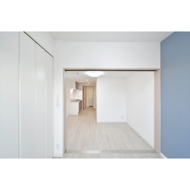Room image 16
